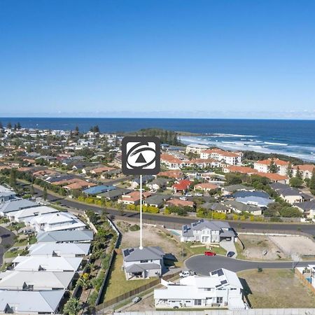 Surf And Dunes Villa Yamba Exterior photo